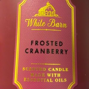White Barn Frosted Cranberry scented candle